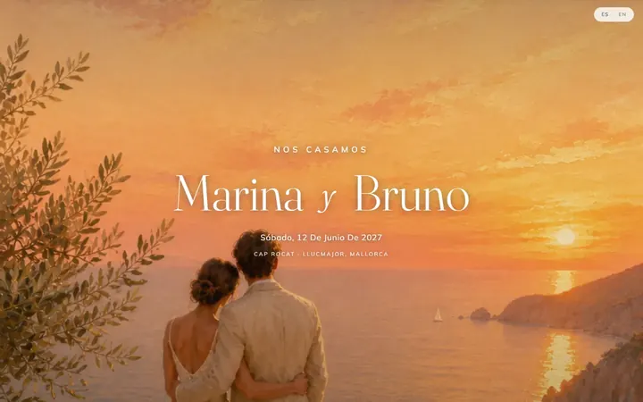 Web de boda de Marina y Bruno: pareja frente al mar al atardecer con sus nombres en blanco